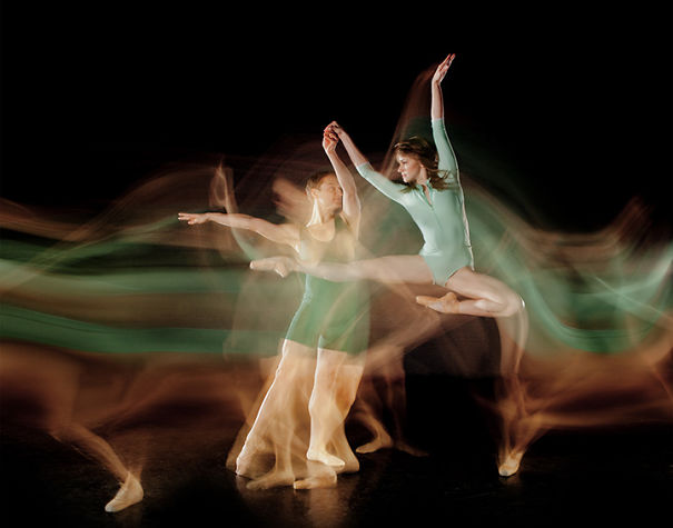 14 Long-Exposure Photographs Showing Ballet Dancers Slicing Through Space 14 Long-Exposure Photographs Showing Ballet Dancers Slicing Through Space