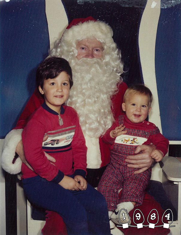Two Brothers Have Been Taking Pictures With Santa For The Last 34 Years Two Brothers Have Been Taking Pictures With Santa For The Last 34 Years