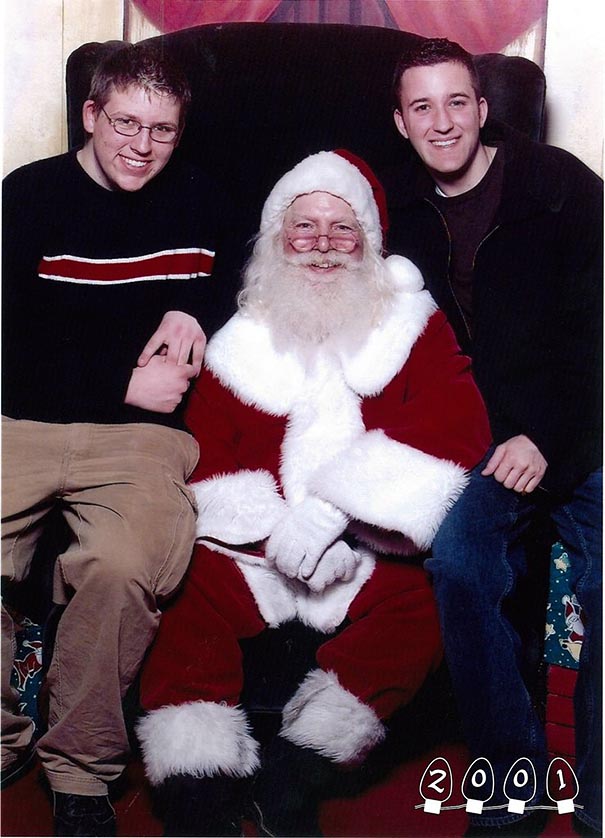 Two Brothers Have Been Taking Pictures With Santa For The Last 34 Years Two Brothers Have Been Taking Pictures With Santa For The Last 34 Years