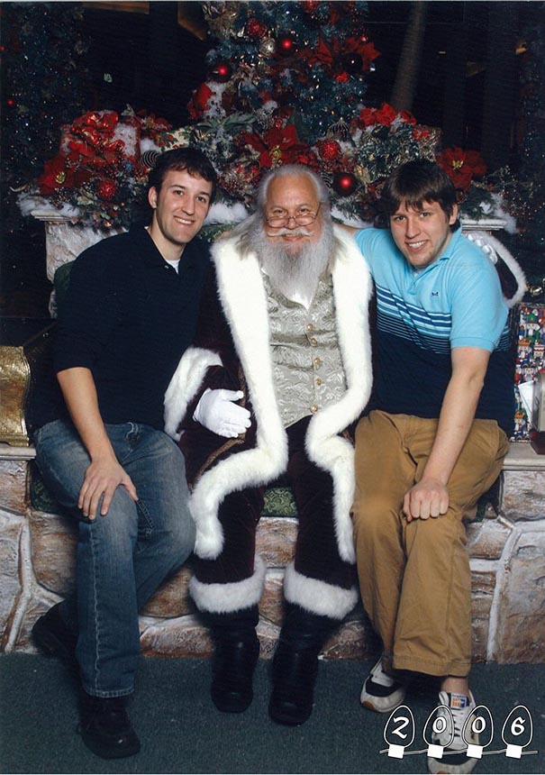Two Brothers Have Been Taking Pictures With Santa For The Last 34 Years Two Brothers Have Been Taking Pictures With Santa For The Last 34 Years