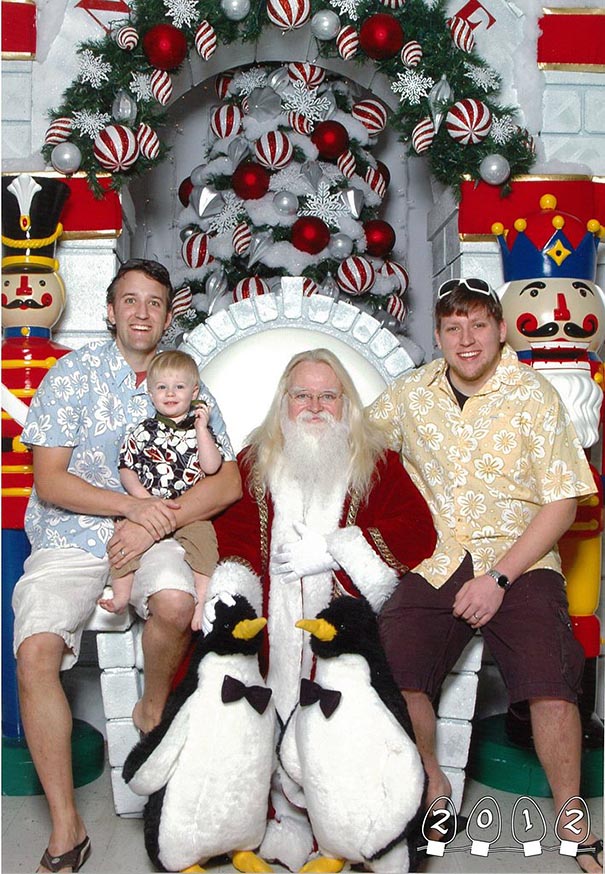 Two Brothers Have Been Taking Pictures With Santa For The Last 34 Years Two Brothers Have Been Taking Pictures With Santa For The Last 34 Years