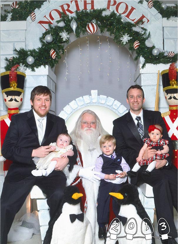 Two Brothers Have Been Taking Pictures With Santa For The Last 34 Years Two Brothers Have Been Taking Pictures With Santa For The Last 34 Years