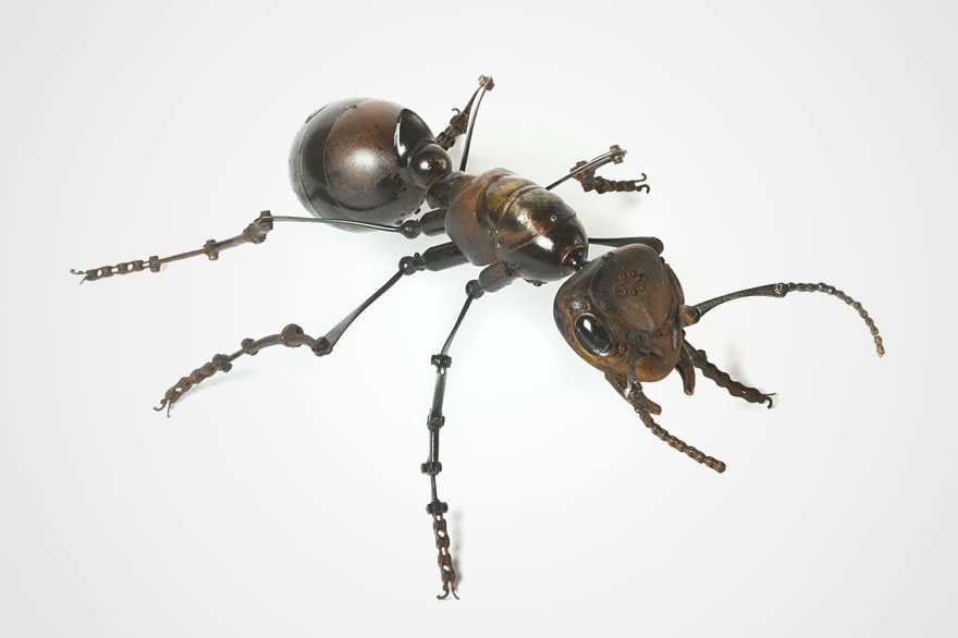 Artist Creates Amazing Insect Sculptures Using Nothing But Old Car Parts and Scrap Metal Artist Creates Amazing Insect Sculptures Using Nothing But Old Car Parts and Scrap Metal