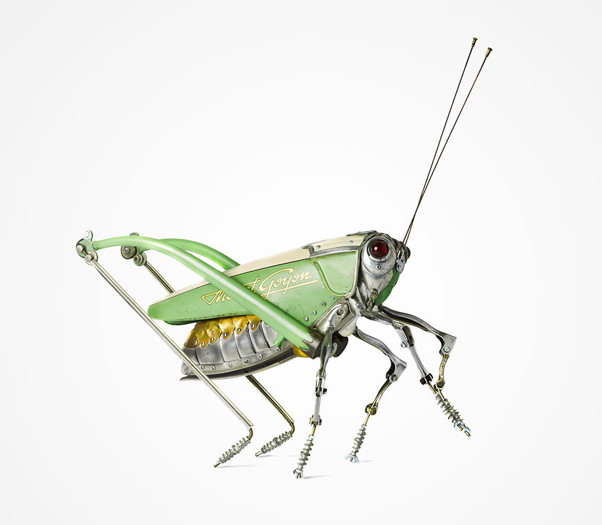 Artist Creates Amazing Insect Sculptures Using Nothing But Old Car Parts and Scrap Metal Artist Creates Amazing Insect Sculptures Using Nothing But Old Car Parts and Scrap Metal
