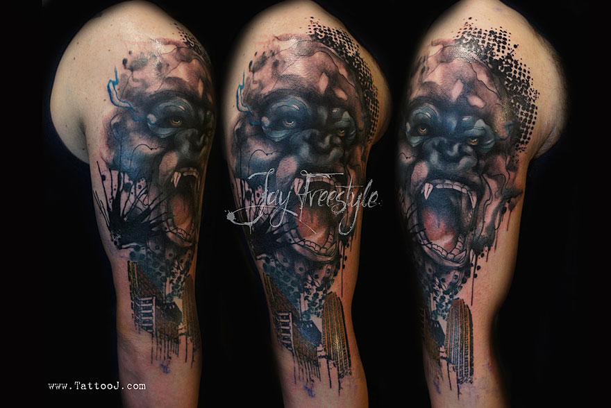 Tattoo Artist Creates Impressive Freehand Tattoos On The Spot Without Any Sketches Tattoo Artist Creates Impressive Freehand Tattoos On The Spot Without Any Sketches