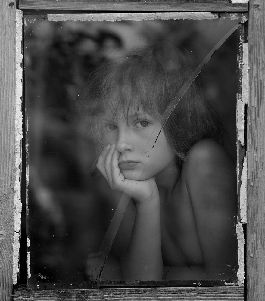 Father Takes Heartwarming Photos Of His Children And Their Animals In Rustic Village In Poland