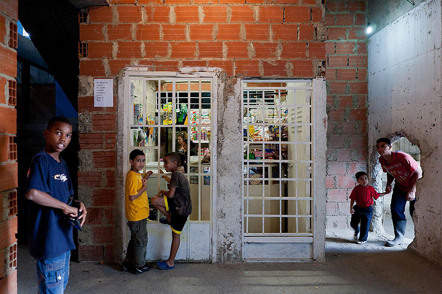 Abandoned Office Tower In Caracas Has Become The World’s Tallest Slum