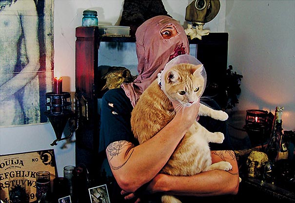 Metal Cats: Hardcore Metal Musicians Pose With Their Cats Metal Cats: Hardcore Metal Musicians Pose With Their Cats