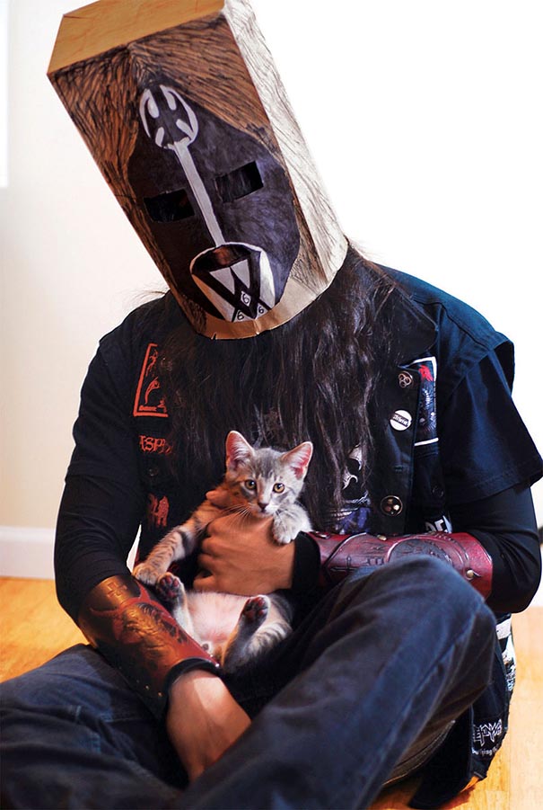 Metal Cats: Hardcore Metal Musicians Pose With Their Cats Metal Cats: Hardcore Metal Musicians Pose With Their Cats
