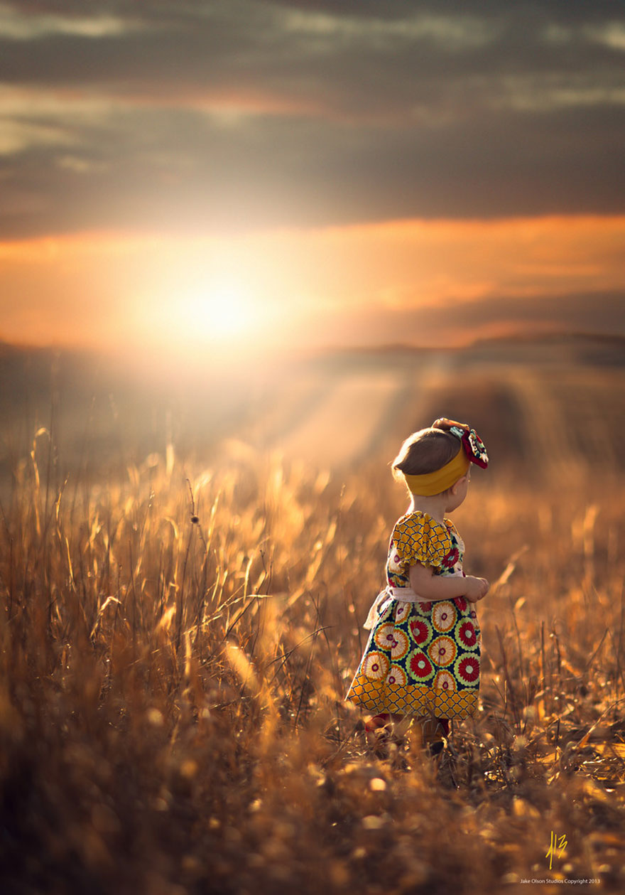 Photographer Takes Magical Photos Of Kids And Animals In The American Midwest Photographer Takes Magical Photos Of Kids And Animals In The American Midwest