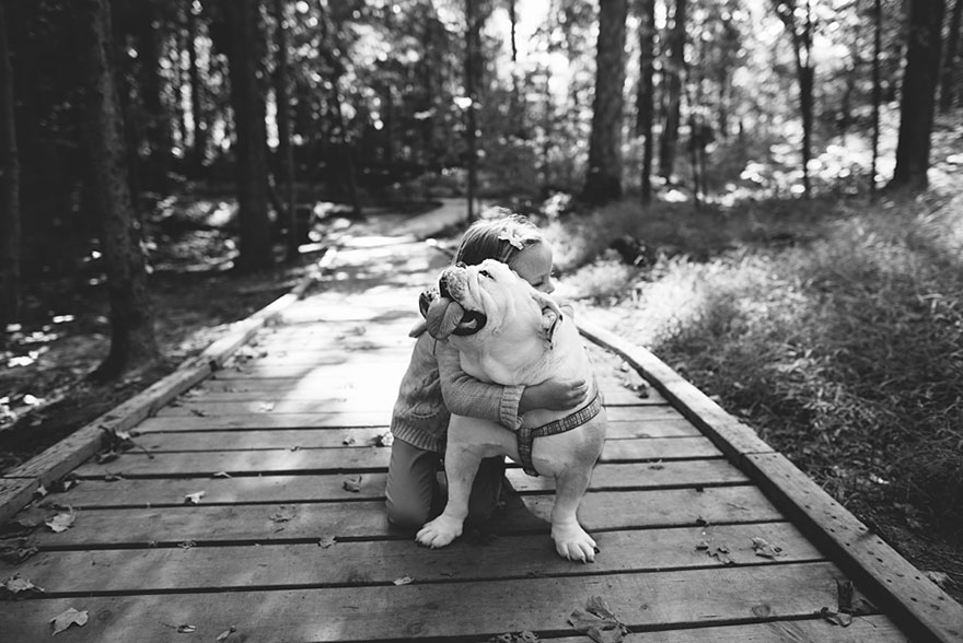 The Heartwarming Friendship Of A Little Girl And Her English Bulldog