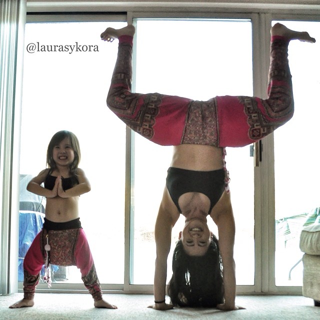 Mother And 4-Year-Old Daughter Take Adorable Pictures Of Their Impressive Yoga Poses Mother And 4-Year-Old Daughter Take Adorable Pictures Of Their Impressive Yoga Poses