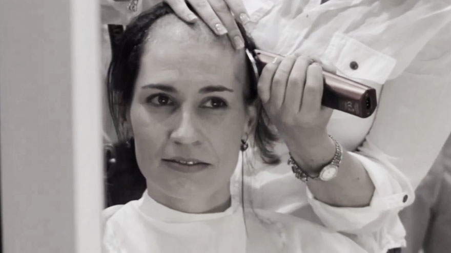 When She Was Diagnosed With Breast Cancer, Her Friends Decided To Do A Photoshoot. Here&#8217;s What Happened: