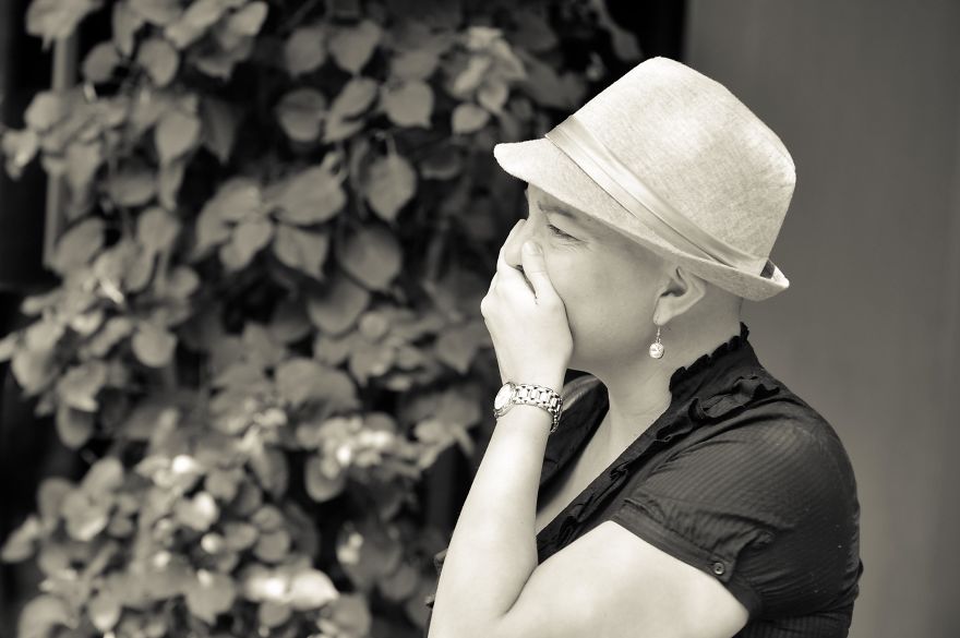 When She Was Diagnosed With Breast Cancer, Her Friends Decided To Do A Photoshoot. Here&#8217;s What Happened: