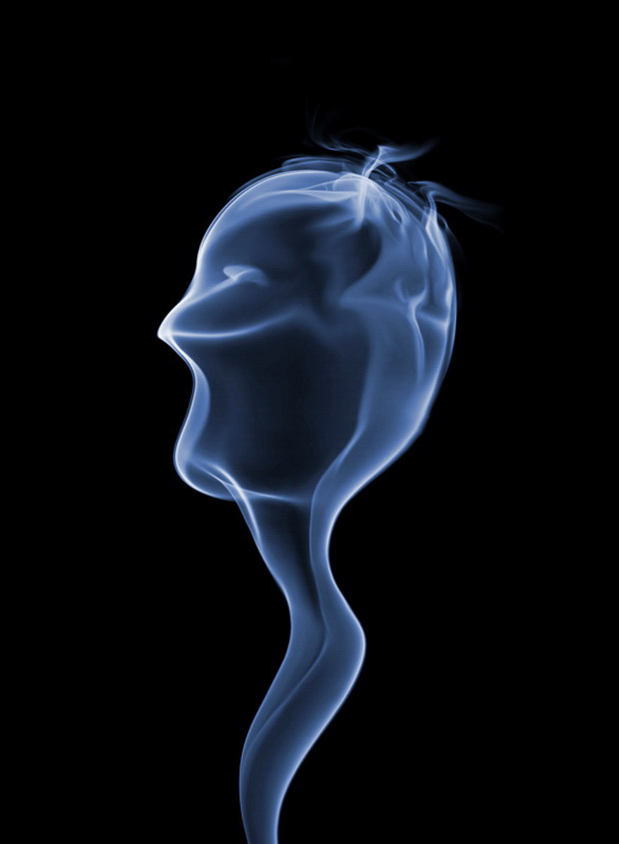 Photographer Took 100,000 Shots And Spent 3 Months Trying To Capture The Perfect Smoke Shape Photographer Took 100,000 Shots And Spent 3 Months Trying To Capture The Perfect Smoke Shape