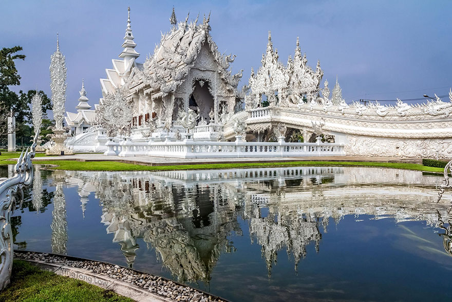 Thailand’s White Temple Looks Like It Came Down From Heaven Thailand’s White Temple Looks Like It Came Down From Heaven