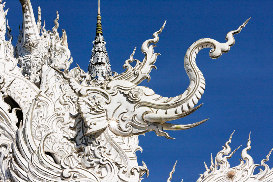 Thailand’s White Temple Looks Like It Came Down From Heaven Thailand’s White Temple Looks Like It Came Down From Heaven