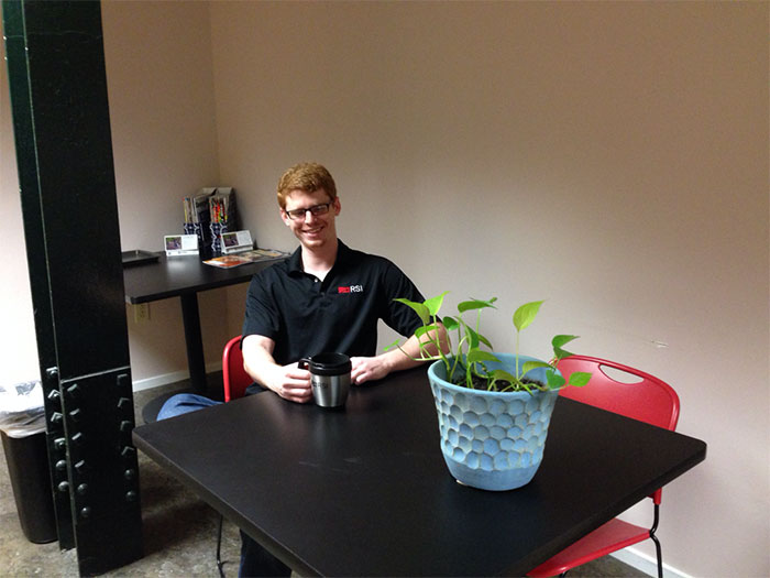 A Coworker Asked This Guy To Watch Her Plant For 4 Days. Here&#8217;s What He Did