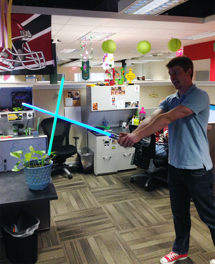 A Coworker Asked This Guy To Watch Her Plant For 4 Days. Here&#8217;s What He Did