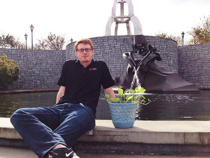 A Coworker Asked This Guy To Watch Her Plant For 4 Days. Here&#8217;s What He Did