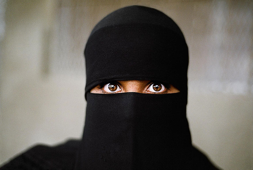 150 Portraits Of People Around The World In A 30-Year Career Retrospective By Steve McCurry