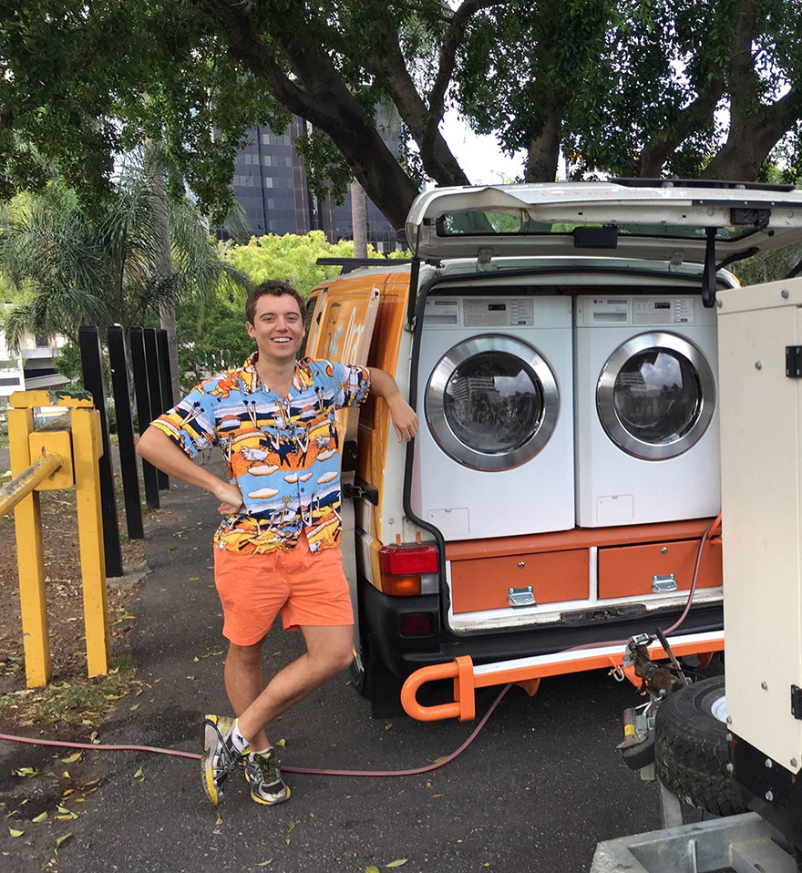 Two Friends Turned Their Van Into A Mobile Laundromat To Wash Clothes For The Homeless Two Friends Turned Their Van Into A Mobile Laundromat To Wash Clothes For The Homeless