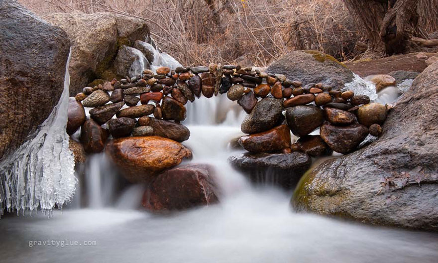 Artist Creates Impossible Towers Of Balanced Rocks To Meditate Artist Creates Impossible Towers Of Balanced Rocks To Meditate