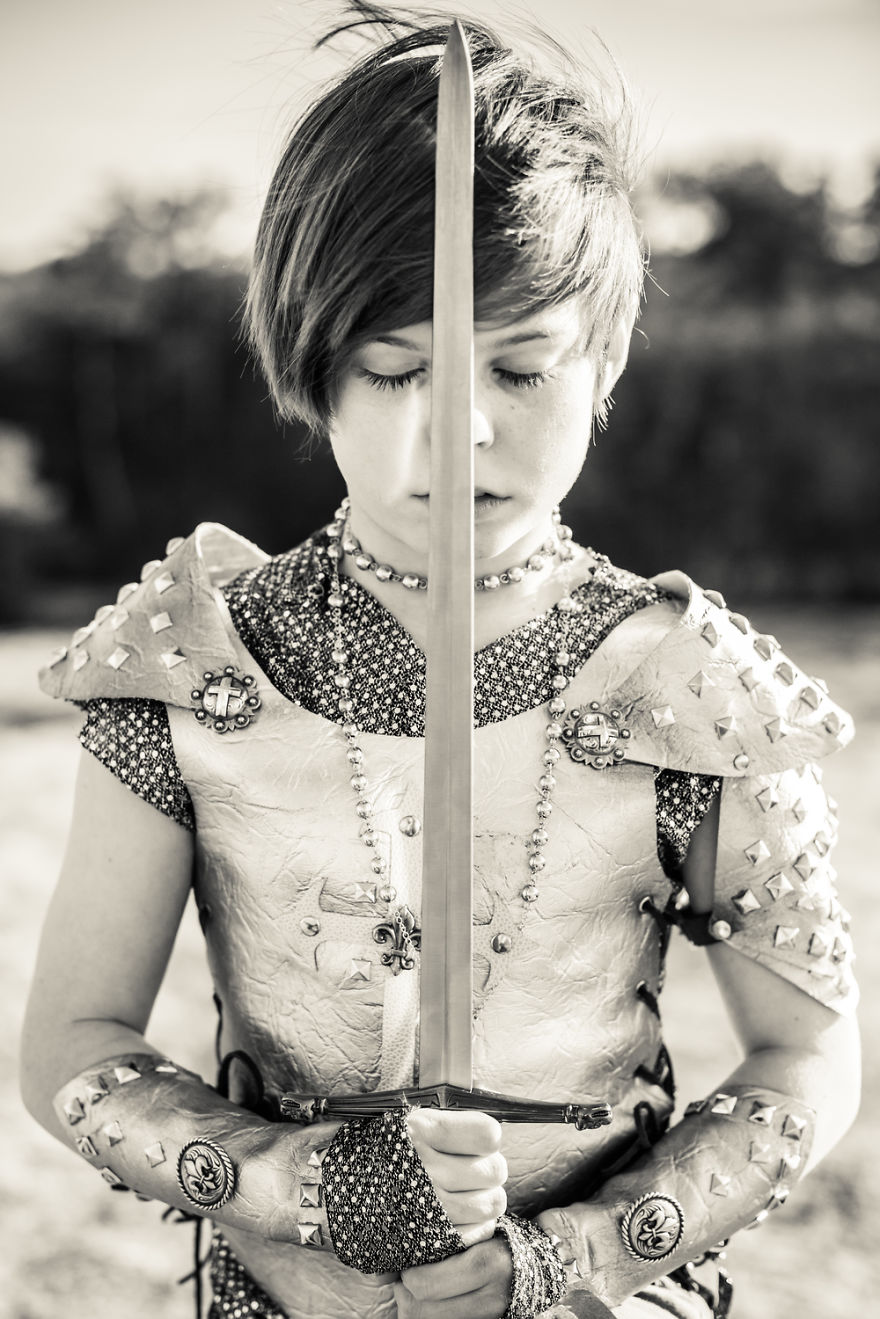 Photographer Mom Turns Her 9-Year-Old Adopted Daughter Into Iconic Characters