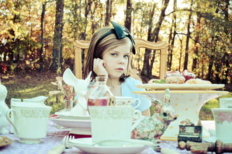 Photographer Mom Turns Her 9-Year-Old Adopted Daughter Into Iconic Characters