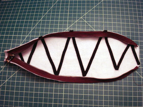 Awesome Zipper-Mouth Cat Sweater That You Can Actually Make