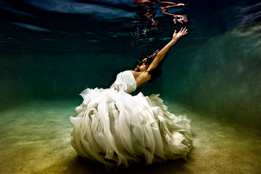 Mermaid Brides: I’m Breaking The Rules Of Traditional Posing And Bringing My Brides Underwater! Mermaid Brides: I’m Breaking The Rules Of Traditional Posing And Bringing My Brides Underwater!