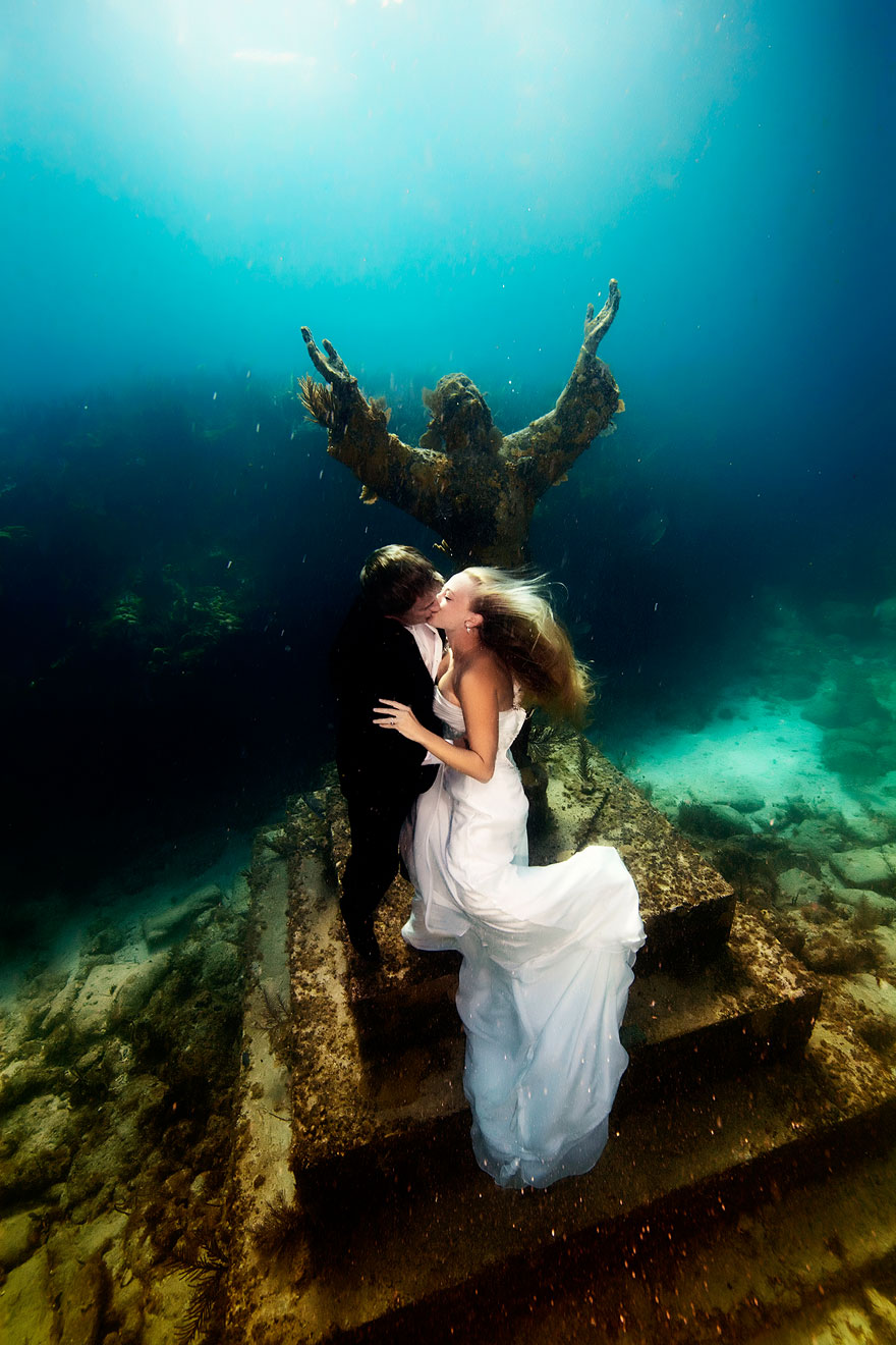 Mermaid Brides: I’m Breaking The Rules Of Traditional Posing And Bringing My Brides Underwater! Mermaid Brides: I’m Breaking The Rules Of Traditional Posing And Bringing My Brides Underwater!