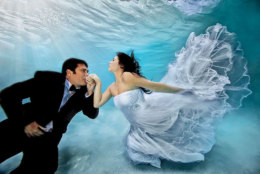 Mermaid Brides: I’m Breaking The Rules Of Traditional Posing And Bringing My Brides Underwater! Mermaid Brides: I’m Breaking The Rules Of Traditional Posing And Bringing My Brides Underwater!