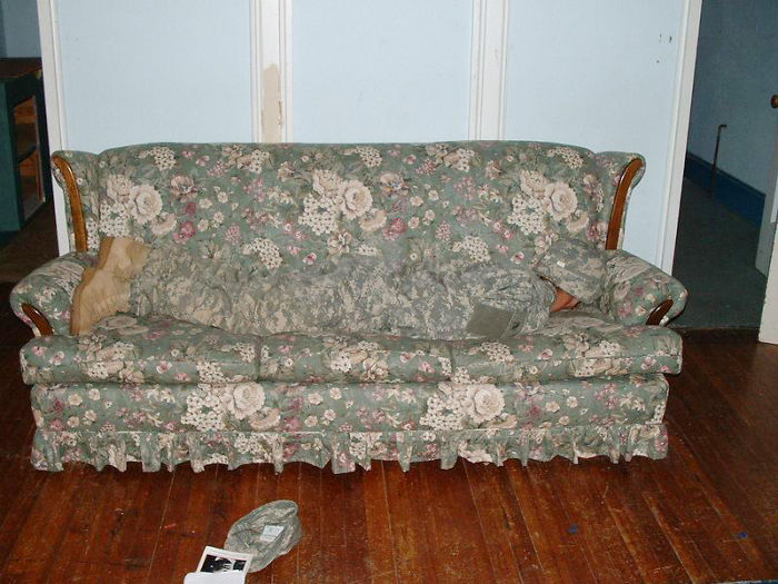 42 Soldiers On Their Days Off 42 Soldiers On Their Days Off