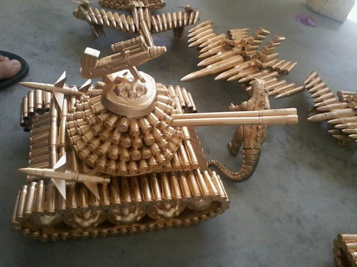 42 Soldiers On Their Days Off 42 Soldiers On Their Days Off