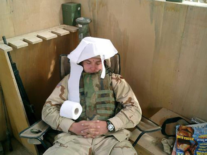 42 Soldiers On Their Days Off 42 Soldiers On Their Days Off