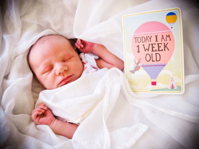 Mum Is Taking Creative Pictures Of Her Daughter Every Week Mum Is Taking Creative Pictures Of Her Daughter Every Week