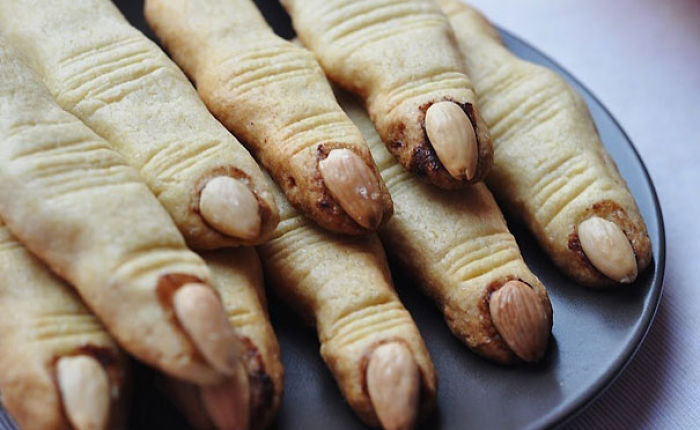 77 Halloween Snacks That Look So Wrong But Taste So Right