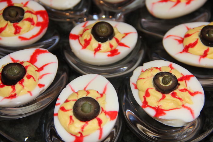 77 Halloween Snacks That Look So Wrong But Taste So Right