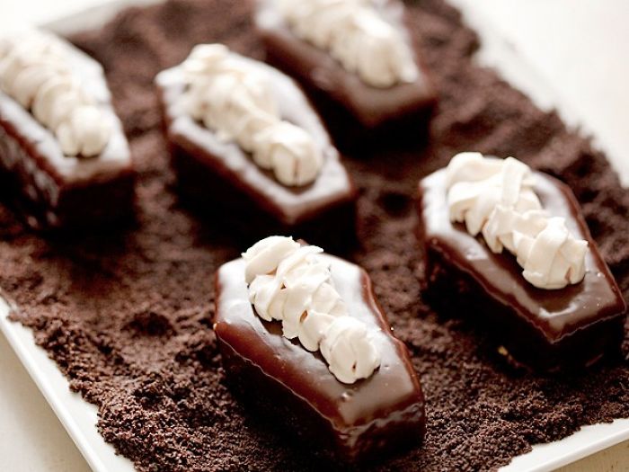 77 Halloween Snacks That Look So Wrong But Taste So Right