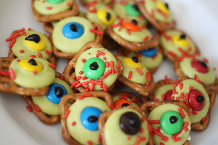 77 Halloween Snacks That Look So Wrong But Taste So Right