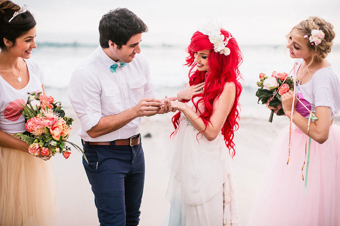 Little Mermaid-Themed Wedding For Your Inner Disney Geek Little Mermaid-Themed Wedding For Your Inner Disney Geek