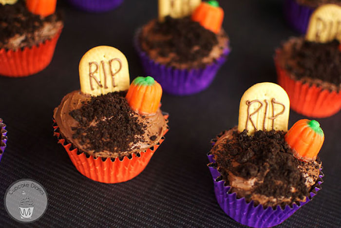 36 Frightfully Tasty Halloween Cupcakes 36 Frightfully Tasty Halloween Cupcakes