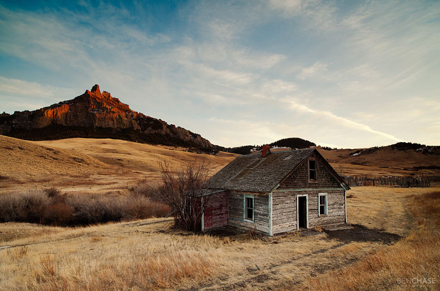 131 Little Lonely Houses For The Solitary Soul