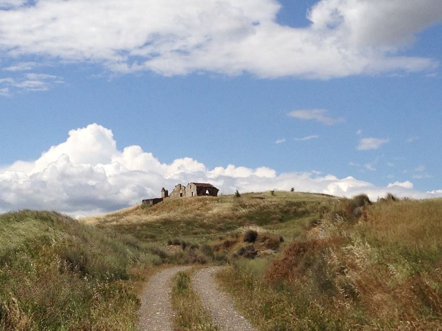131 Little Lonely Houses For The Solitary Soul