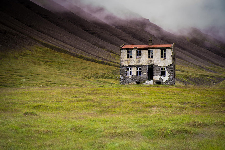 131 Little Lonely Houses For The Solitary Soul