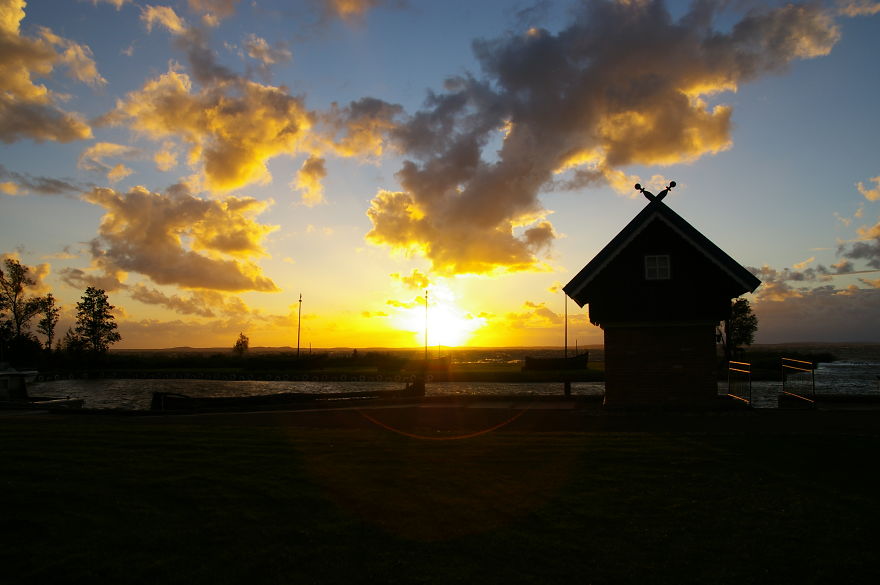 131 Little Lonely Houses For The Solitary Soul