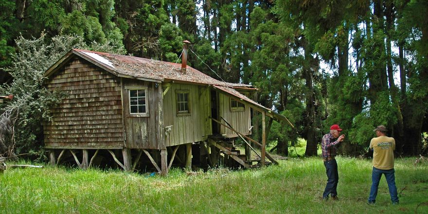 131 Little Lonely Houses For The Solitary Soul
