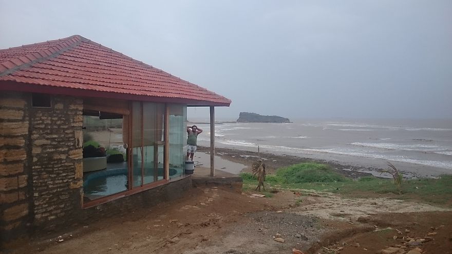 131 Little Lonely Houses For The Solitary Soul