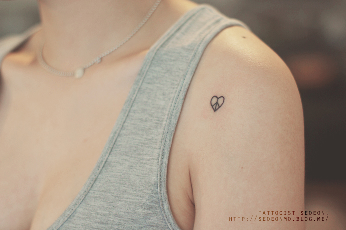 Minimalistic Tattoos By Seoeon Will Make You Want To Get Inked Minimalistic Tattoos By Seoeon Will Make You Want To Get Inked
